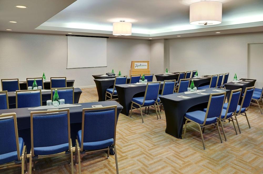 Hotel Courtyard By Marriott Kitchener Exterior foto