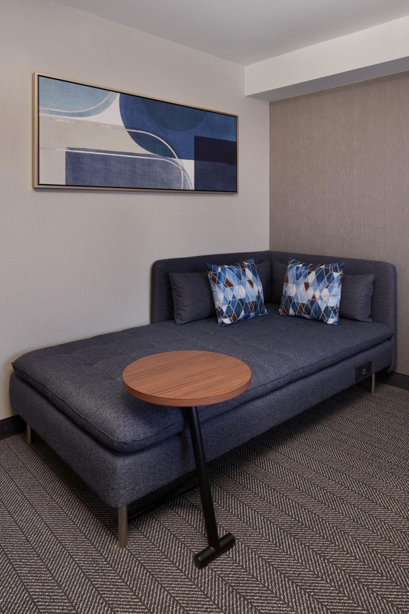 Hotel Courtyard By Marriott Kitchener Exterior foto